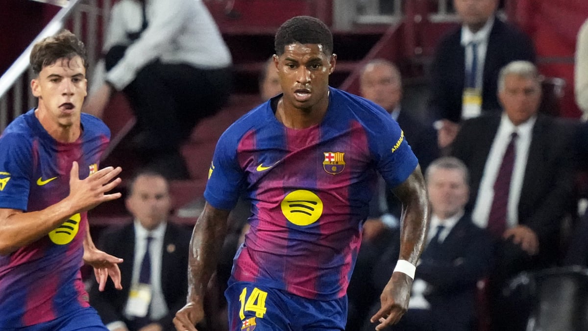 Marcus Rashford in action for Barcelona