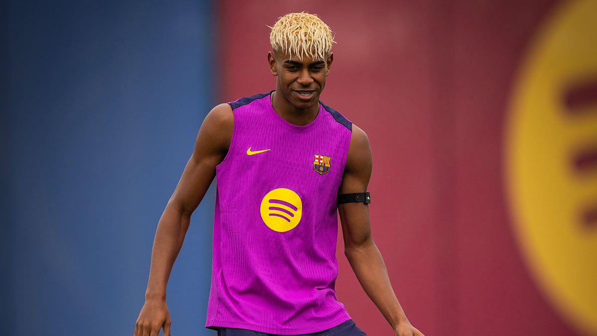 X/FC Barcelona : Lamine Yamal is part of Barca's squad.