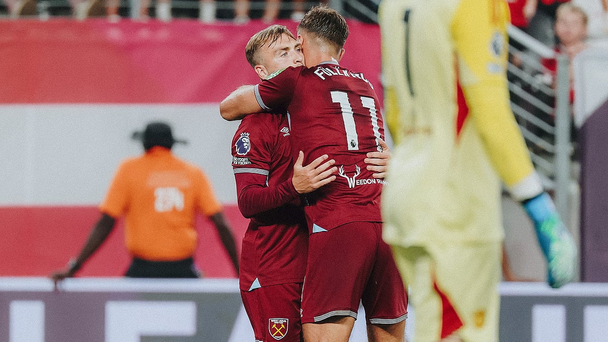 | Photo: X/WestHam : Manchester United vs West Ham United, Premier League Summer Series 2025: Jarrod Bowen celebrates with Niclas Fullkrug after scoring in the pre-season friendly match.