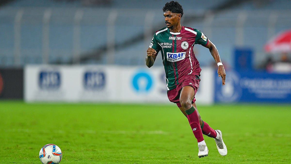 | Photo: Durand Cup : Mohun Bagan Super Giant star Liston Colaco in action in the Group B fixture.