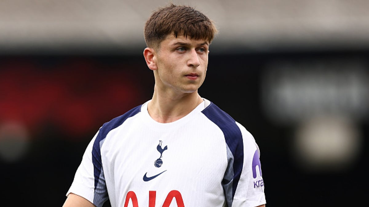 File : Mikey Moore in action for Tottenham Hotspur.