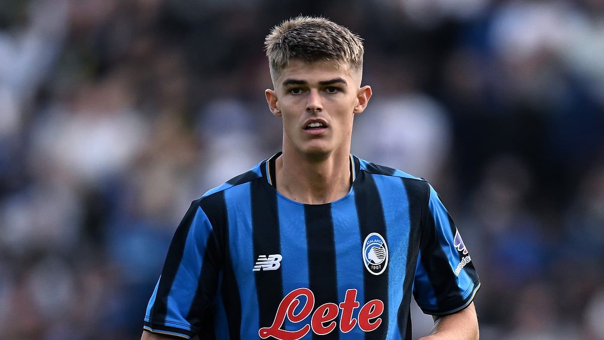 Atalanta's Charles De Ketelaere in action against Monza.