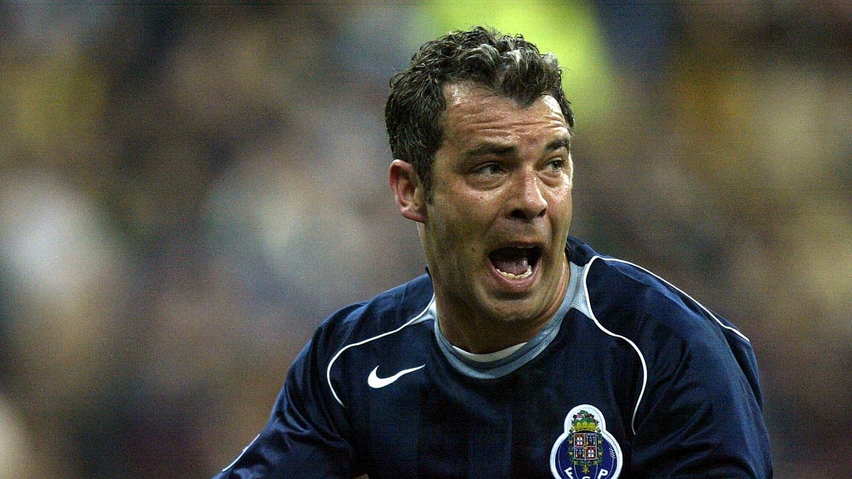 (AP Photo/Luca Bruno, File) : FILE - Porto's Jorge Costa celebrates after scoring against Inter Milan during the Champions League soccer match at the San Siro stadium in Milan, Italy, Tuesday, March 15, 2005. 