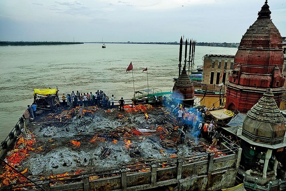 | Photo: Suresh K. Pandey : The Manikarnika Ghat in Varanasi