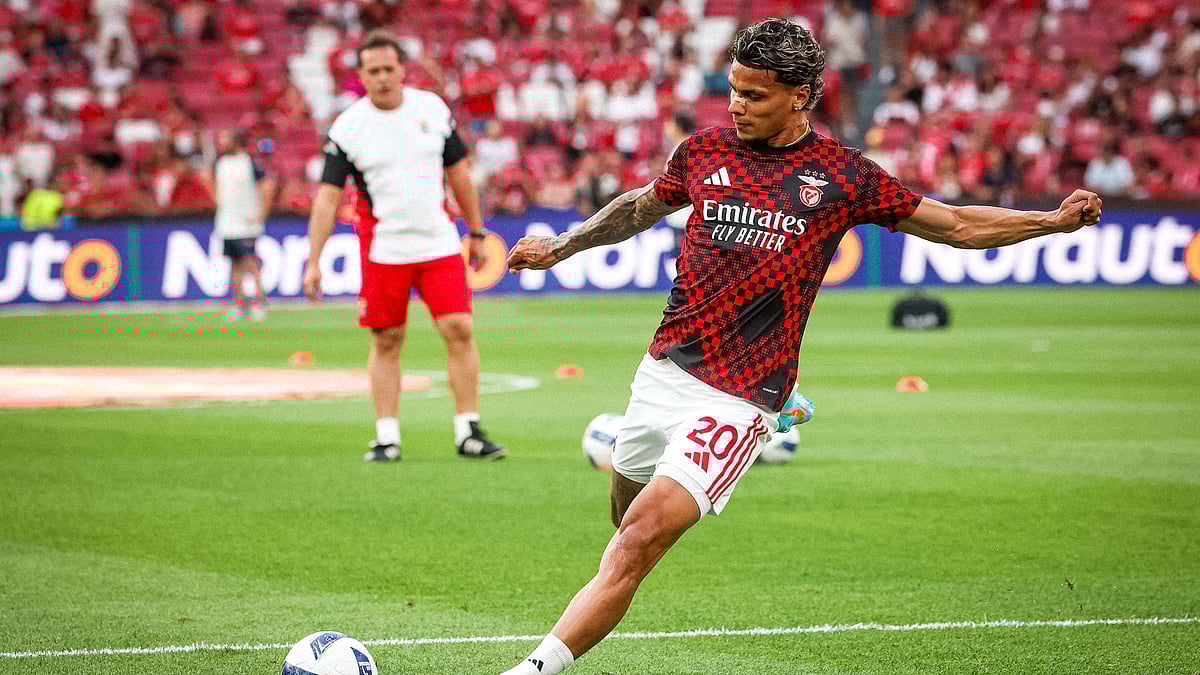 | Photo: X/SLBenfica : Benfica vs Nice, UEFA Champions League 2025-26: Benfica's Richard Rios training ahead of the second leg match.