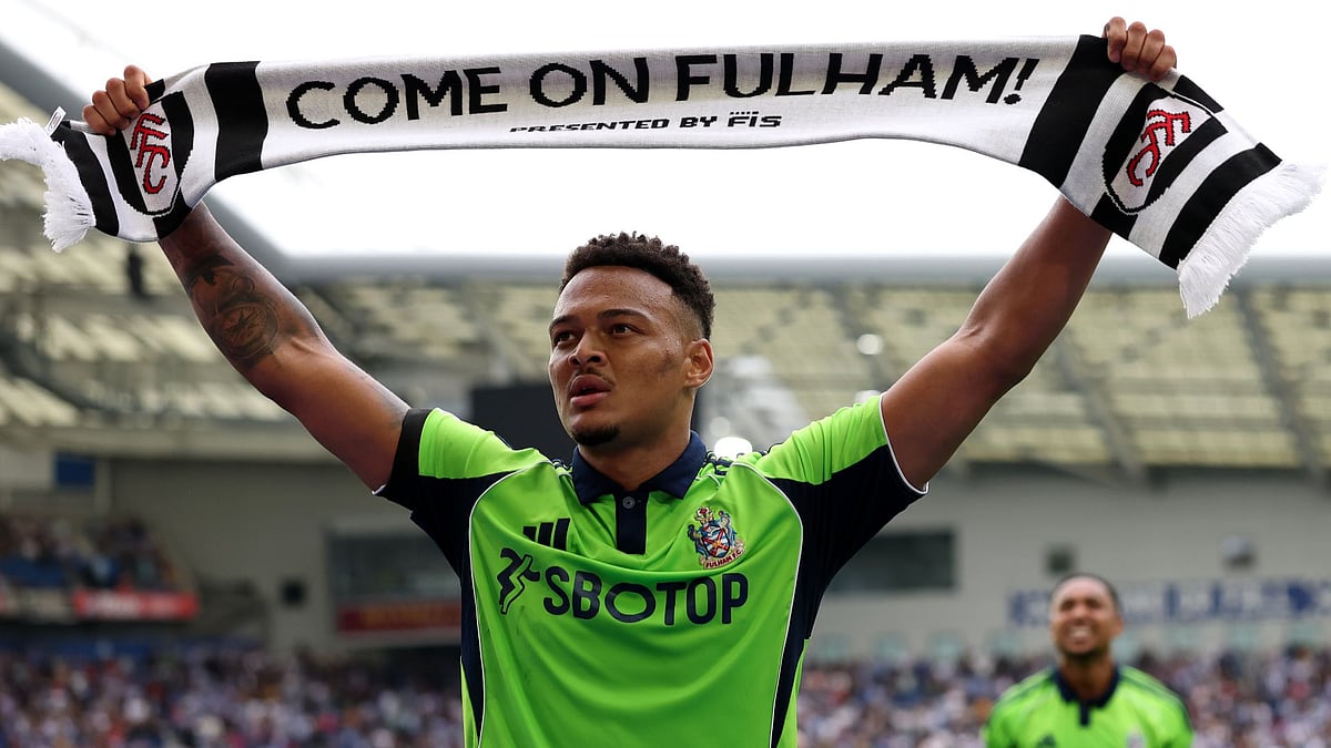 Muniz celebrates after his dramatic equaliser