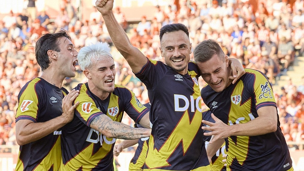 X | @LaLigaEN : Girona Vs Rayo Vallecano: Rayo players celebrate an early goal. La Liga Photo