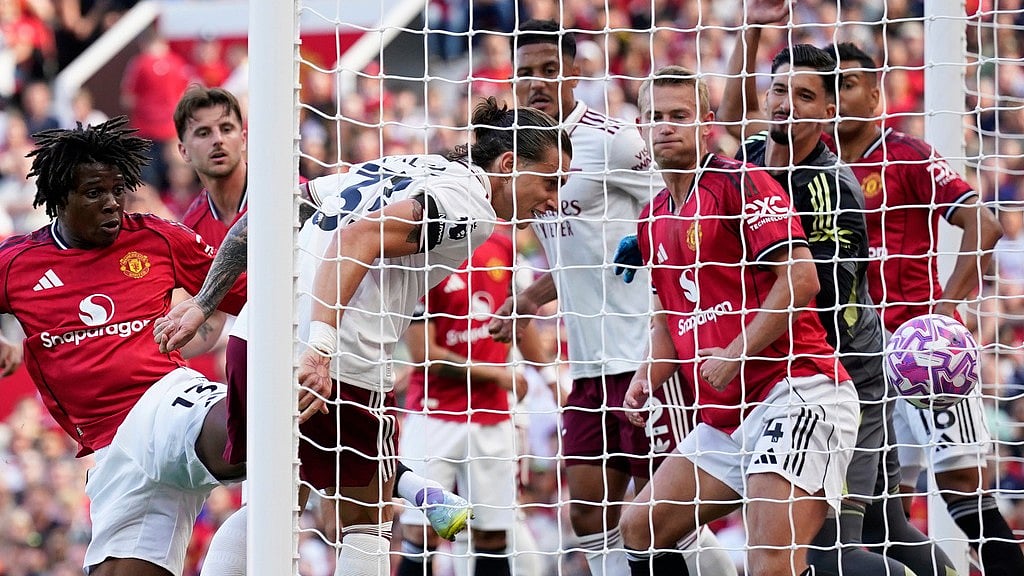 Photo: AP : Manchester United Vs Arsenal Live Score, English Premier League: Riccardo Calafiori scores Gunners' first goal at Old Trafford.