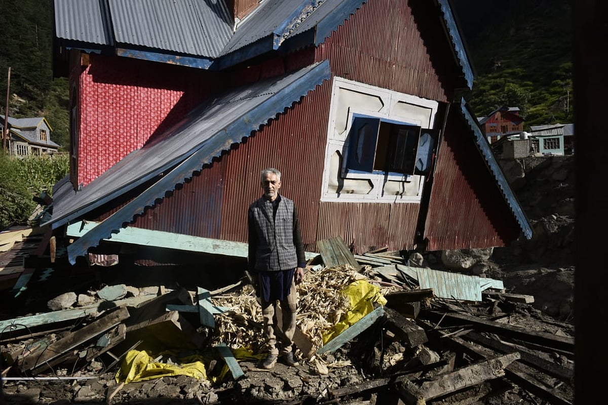 Yasir Iqbal : Homes destroyed due to flashfloods in Chishoti