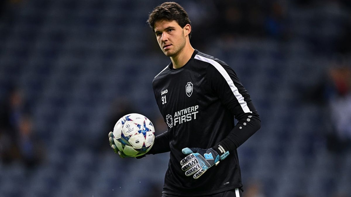 | Photo: X/Royal Antwerp FC : Royal Antwerp FC Goalkeeper Senne Lammens