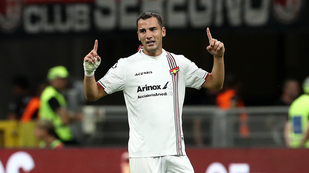 Federico Bonazzoli celebrates his goal against AC Milan