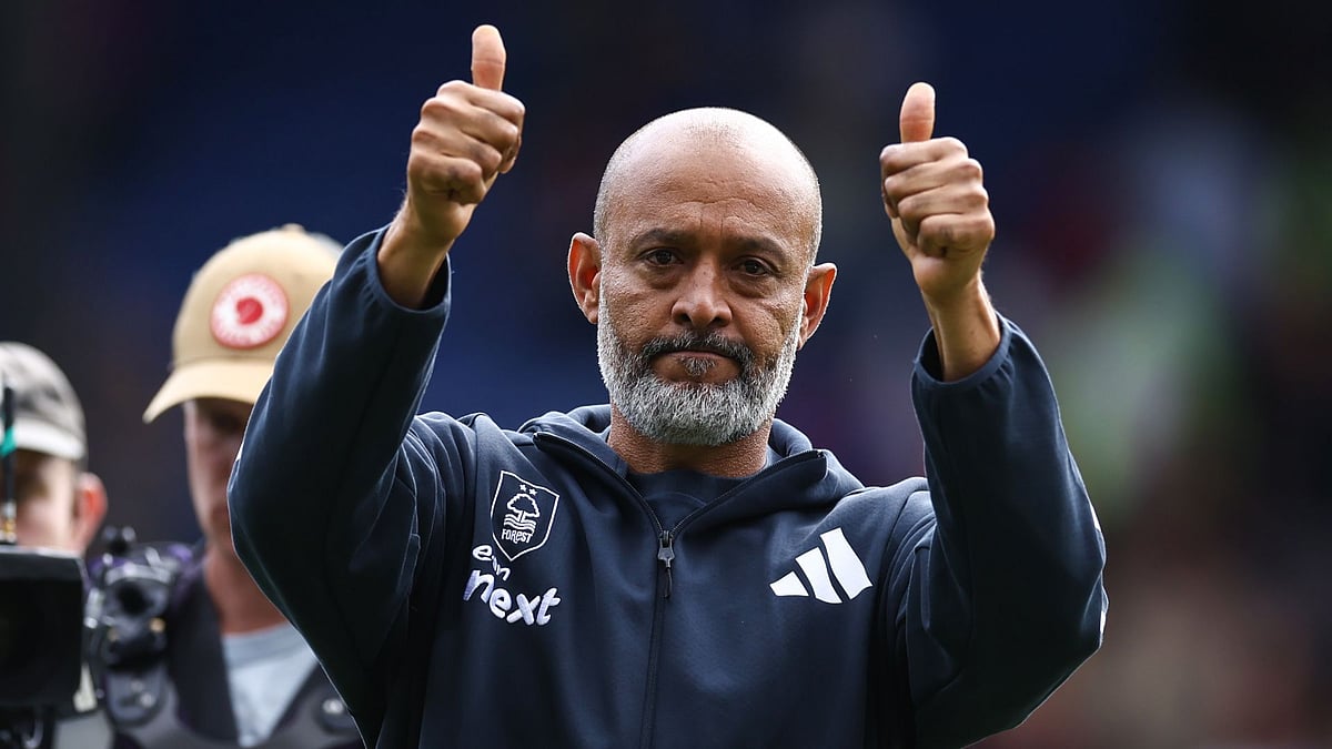 Nuno salutes Forest's supporters