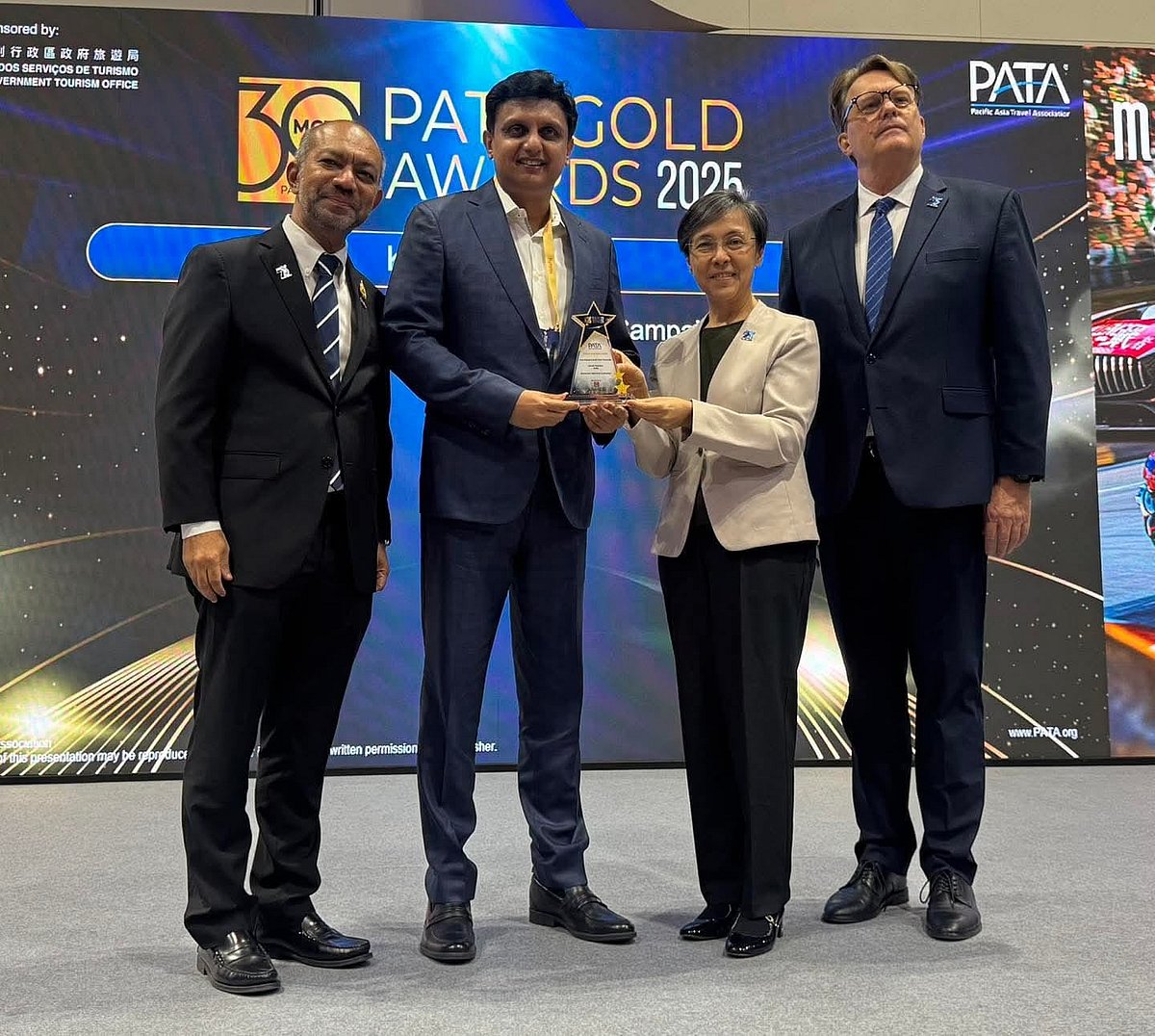 Shri P. A. Mohamed Riyas, Minister for Tourism and Public Works receiving the award