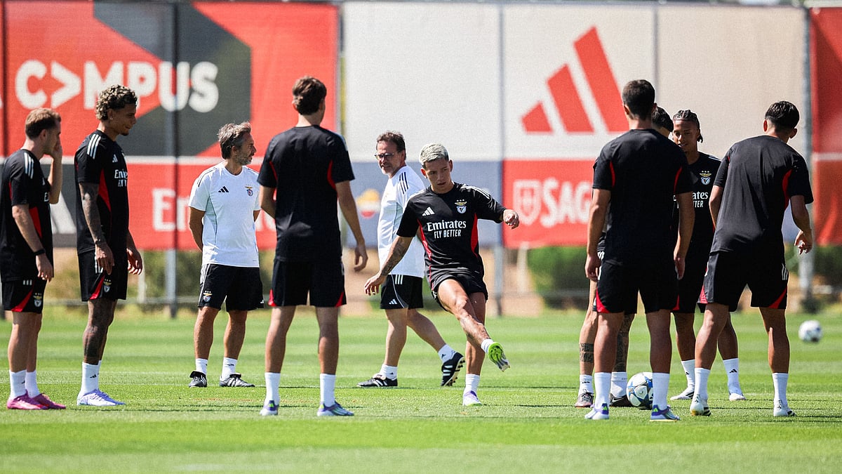 | Photo: X/SLBenfica : Benfica training ahead of the UEFA Champions League 2025-26 playoff second leg match against Fenerbahce.