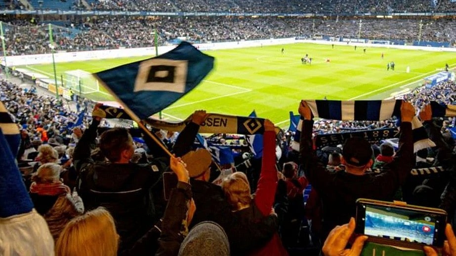 File : Hamburger SV take on arch-rivals St. Pauli