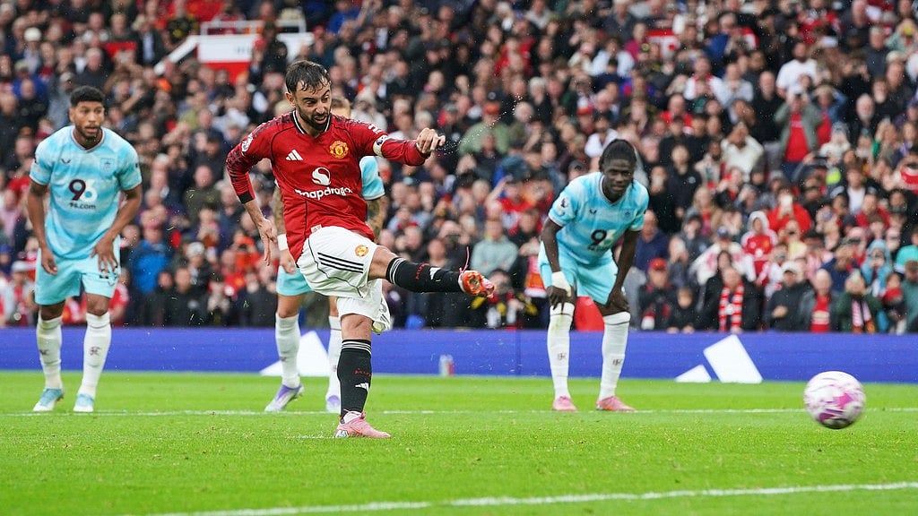AP/Ian Hodgson : Manchester United Vs Burnley Live Score, Premier League