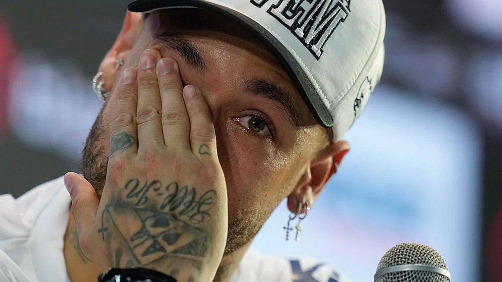 | Photo; AP/Andre Penner : Anonymous billionaire leaves Neymar an estimated £846 million as sole heir, citing personal identification and admiration of Neymar’s bond with his father.