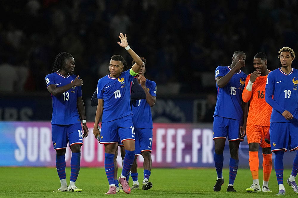 | Photo: AP/Christophe Ena : World Cup Qualifier Soccer Match: France vs Iceland