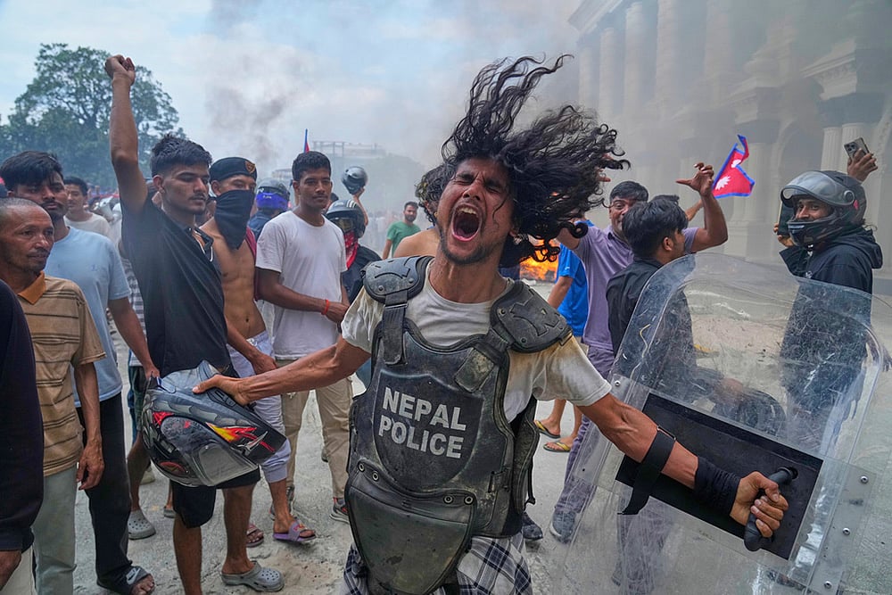 | Photo: AP/Niranjan Shrestha : Anti-government protest in Nepal