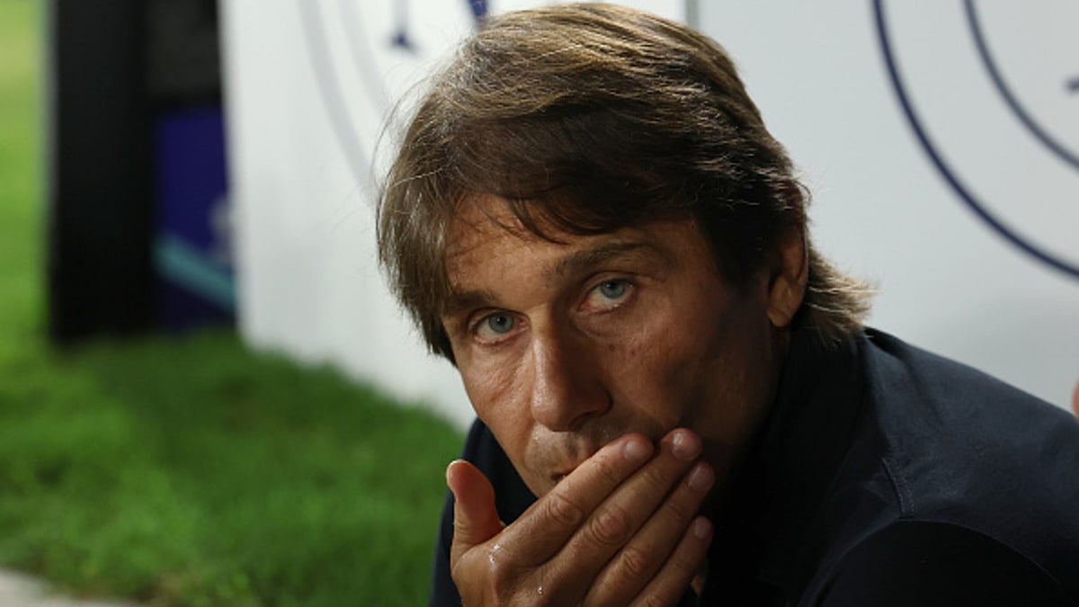 File : File photo of Napoli boss Antonio Conte.