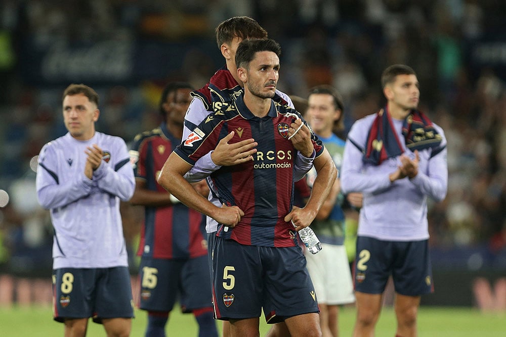 | Photo: AP/Alberto Saiz : La Liga 2025-26: Levante UD Vs Real Madrid