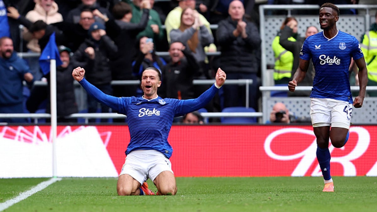 Jack Grealish celebrates last minute winner