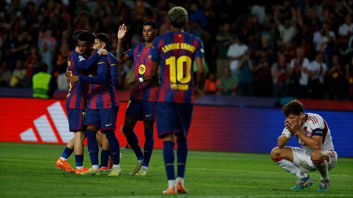 | Photo: AP/Joan Monfort : Barcelona's players celebrate the sixth goal of their team during the Champions League opening phase soccer match between Barcelona and Olympiacos in Barcelona, Spain, Tuesday, Oct. 21, 2025. 