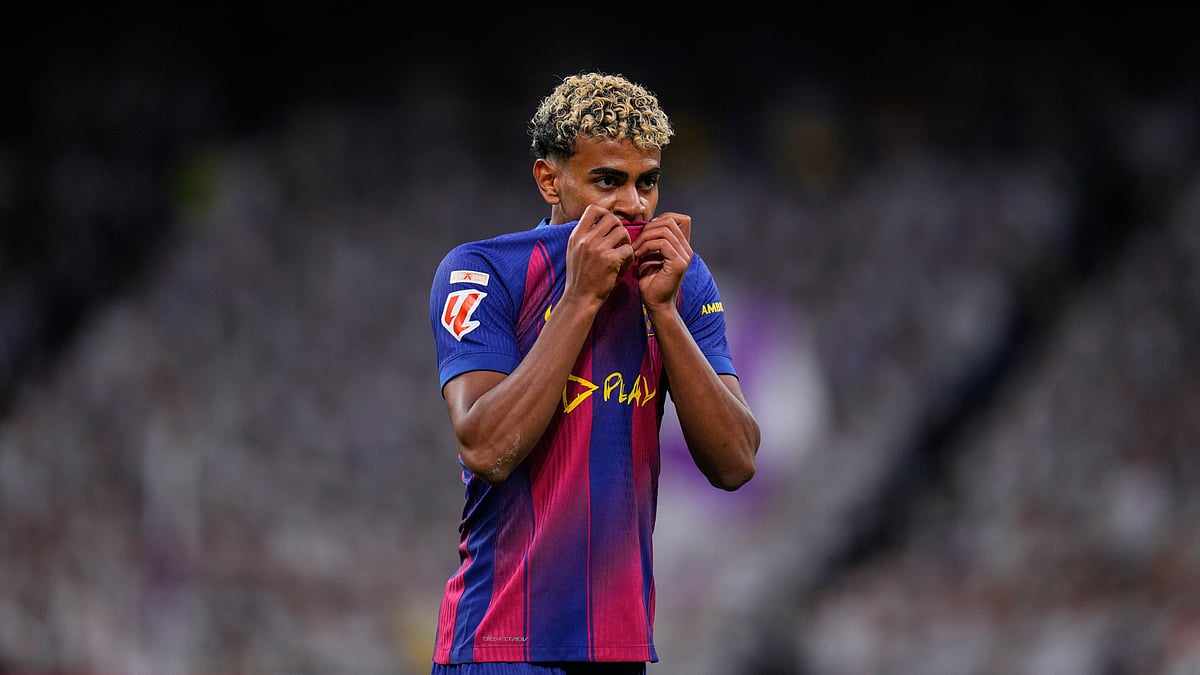 AP Photo/Manu Fernandez : Barcelona's Lamine Yamal gestures during the Spanish La Liga soccer match between Real Madrid and Barcelona, in Madrid, Sunday, Oct. 26, 2025