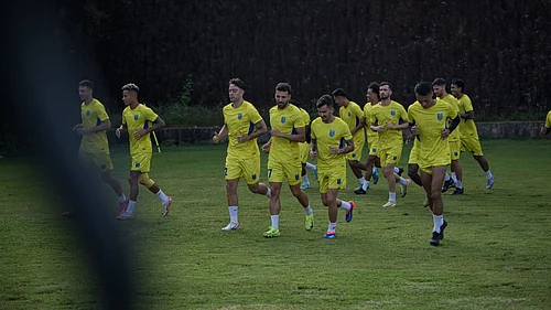| Photo: X/KeralaBlasters : Kerala Blasters players in training ahead of the AIFF Super Cup match against Mumbai City FC at Pandit Jawaharlal Nehru Stadium, Goa, on November 6, 2025.
