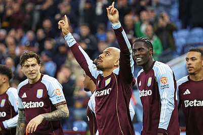 | Photo: AP/Darren Staples : Aston Villas Donyell Malen, centre, celebrates after scoring his sides second goal during the Europa League soccer match between Aston Villa and Maccabi Tel Aviv in Birmingham, England.