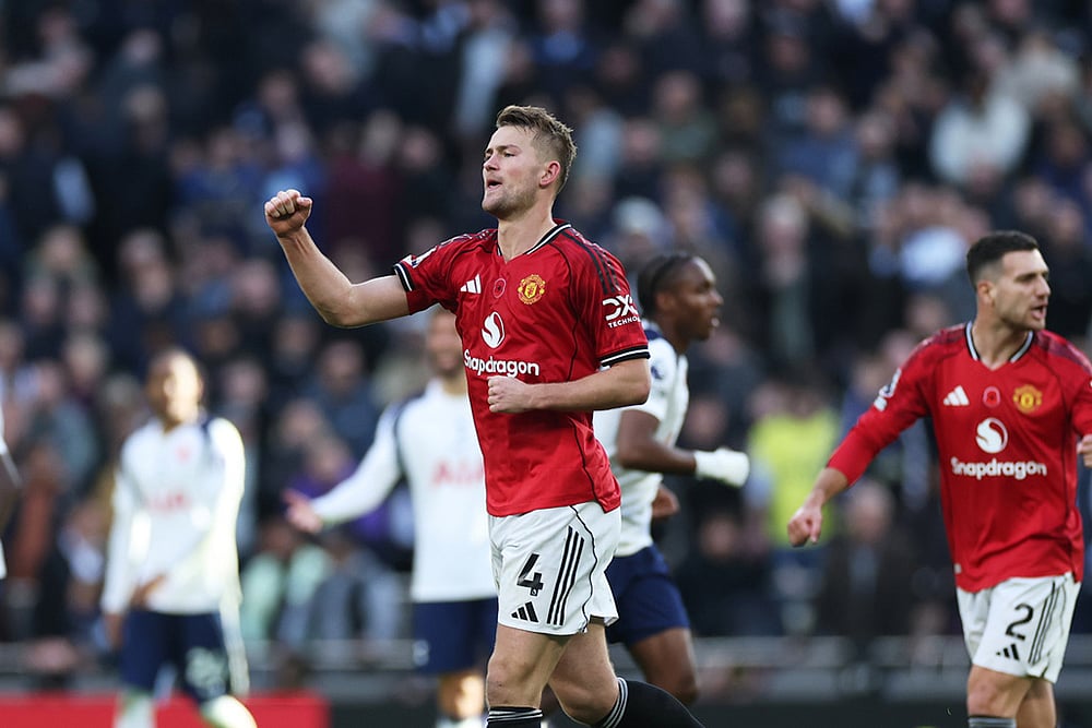 | Photo: AP/Ian Walton : Manchester United's Matthijs de Ligt celebrates after scoring his side's second goal during the English Premier League soccer match between Tottenham Hotspur and Manchester United in London, England.