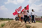| Photo: Sandipan Chatterjee : A Strong Presence: CPI(ML)(Liberation) supporters on the march in rural Bihar
