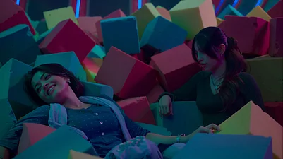 YouTube : A still from The Girlfriend (2025)