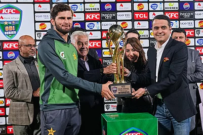 | Photo: AP/Anjum Naveed : Pakistans ODI teams skipper Shaheen Shah Afridi, second left, receives ODI series winning trophy at presentation ceremony on the end of the third one day international cricket match between Pakistan and Sri Lanka, in Rawalpindi, Pakistan.