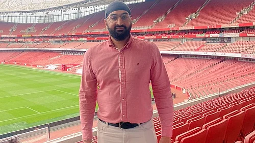 X/Monty Panesar : Monty Panesar re-invoked the infamous Sandpapergate ball-tampering saga of 2018.