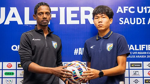 Photo: AIFF : India Vs Palestine Live Score, AFC U17 Asian Cup 2026 Qualifiers: India coach Bibiano Fernandes (left) and captain Dallalmuon Gangte at the pre-match press conference in Ahmedabad.