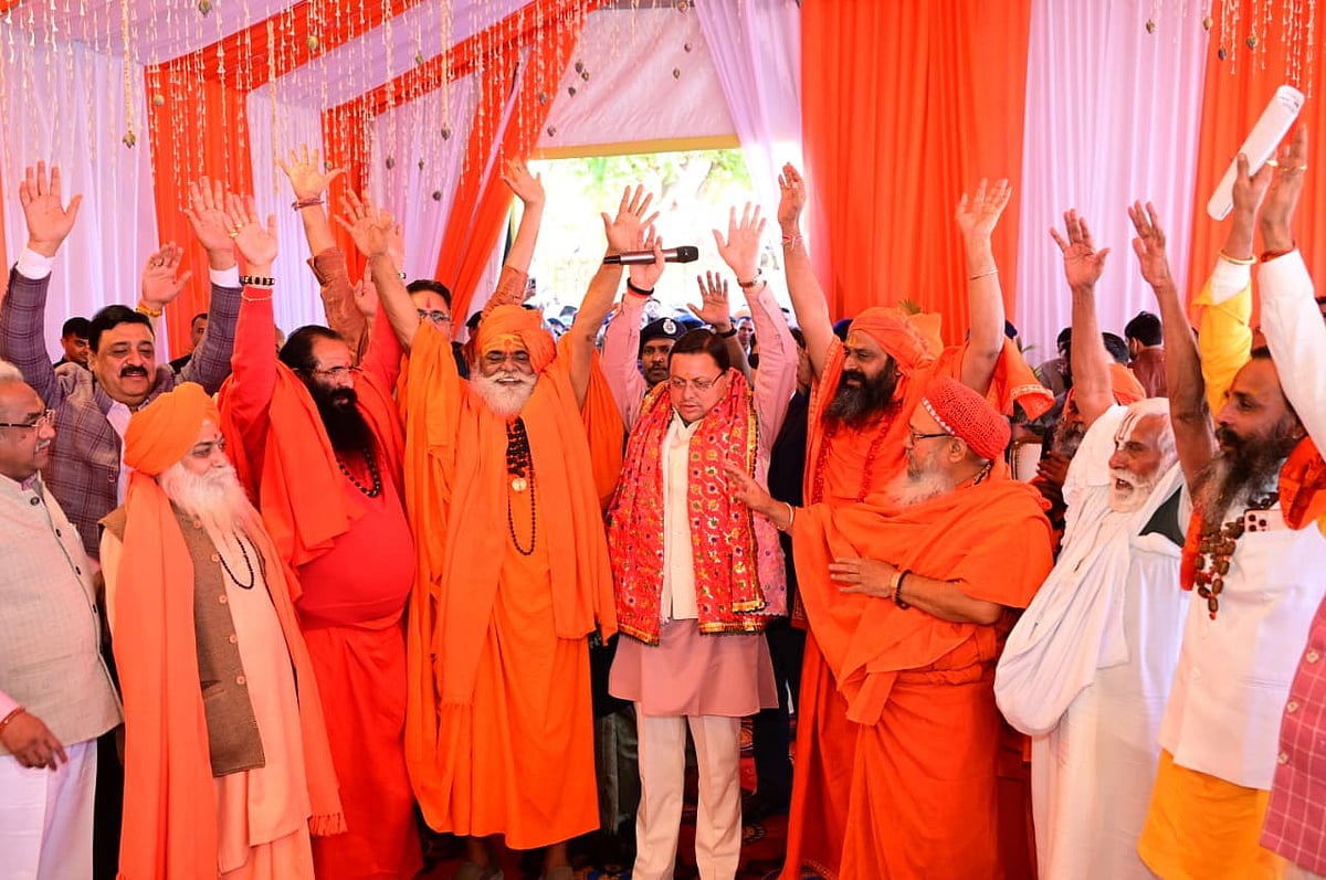 CM Dhami meets Acharyas on Ganga banks to plan grand 2027 Kumbh