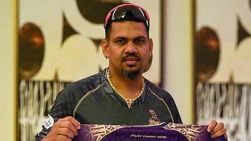 Special Arrangement : Abu Dhabi Knight Riders presented Sunil Narine with a special edition jersey featuring the number 600.