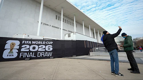 | Photo: AP/Chris Carlson : People take pictures prior to the final draw for the FIFA World Cup 2026 at the Kennedy Center in Washington on December 4, 2025.
