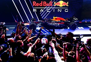 X/Max Verstappen : Max Verstappen beats runner-up Lando Norris by 0.201 seconds to take the pole for the Abu Dhabi Grand prix.