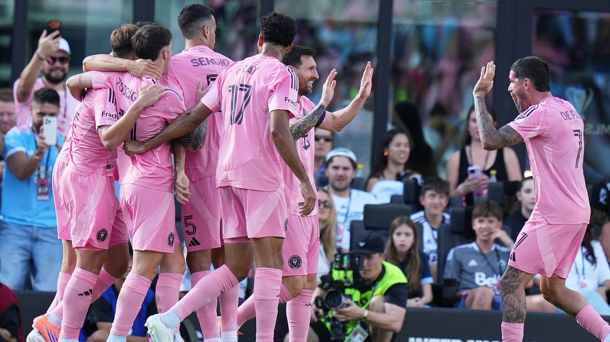 | Photo: AP/Lynne Sladky : Inter Miami celebrates after Vancouver Whitecaps defender Edier Ocampo scored an own goal during the first half of the MLS Cup final match on December 6, 2025. 