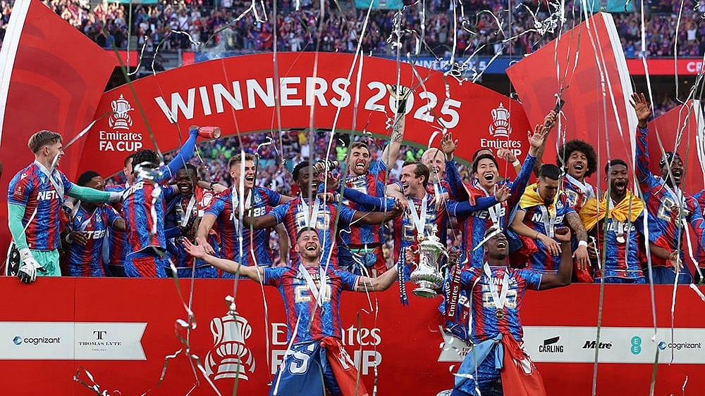 AP : Crystal Palace members after winning FA Cup