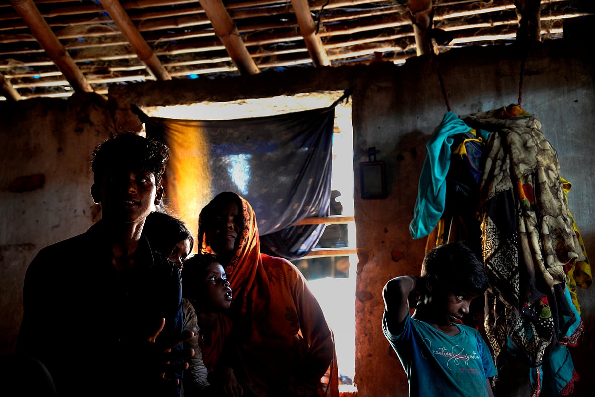 SURESH K PANDEY : Gautam, Bonded Labour in Bihar.