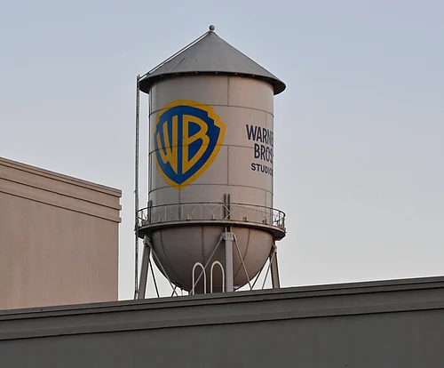 IMAGO/UPI : A water tower is seen on the Warner Bros. Studios lot in Burbank, California on Sunday, December 7, 2025
