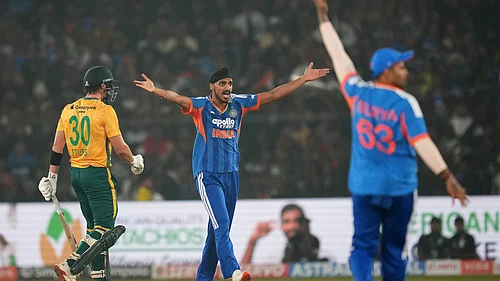 AP/Rafiq Maqbool : India lost to face South Africa in the 2nd T20I at the Maharaja Yadavindra Singh International Cricket Stadium, New Chandigarh.
