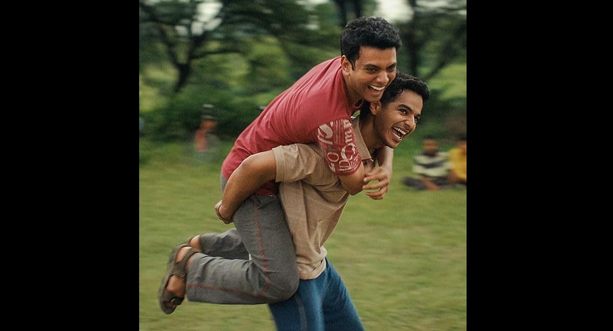 IMDB : Still from Neeraj Ghaywans Homebound 