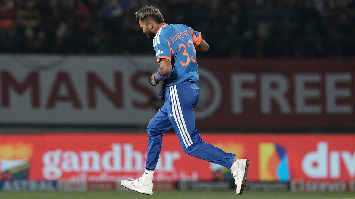 (AP Photo/Ashwini Bhatia) : Indias Hardik Pandya celebrates the wicket of South Africas Tristan Stubbs during the third T20 cricket match between India and South Africa in Dharamshala, India, Sunday, Dec. 14, 2025