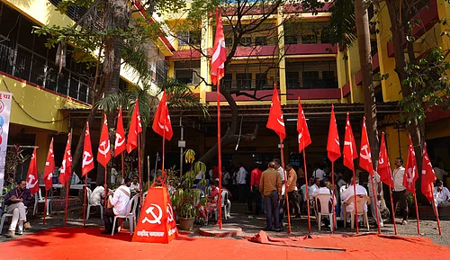 Dinesh Parab|Outlook : Thousands of workers and trade union leaders gathered at Adarsh Vidyalaya in Mumbai from December 5 to 7 for the CITU Maharashtra state conference, where participants resolved to oppose the newly enforced labour codes.