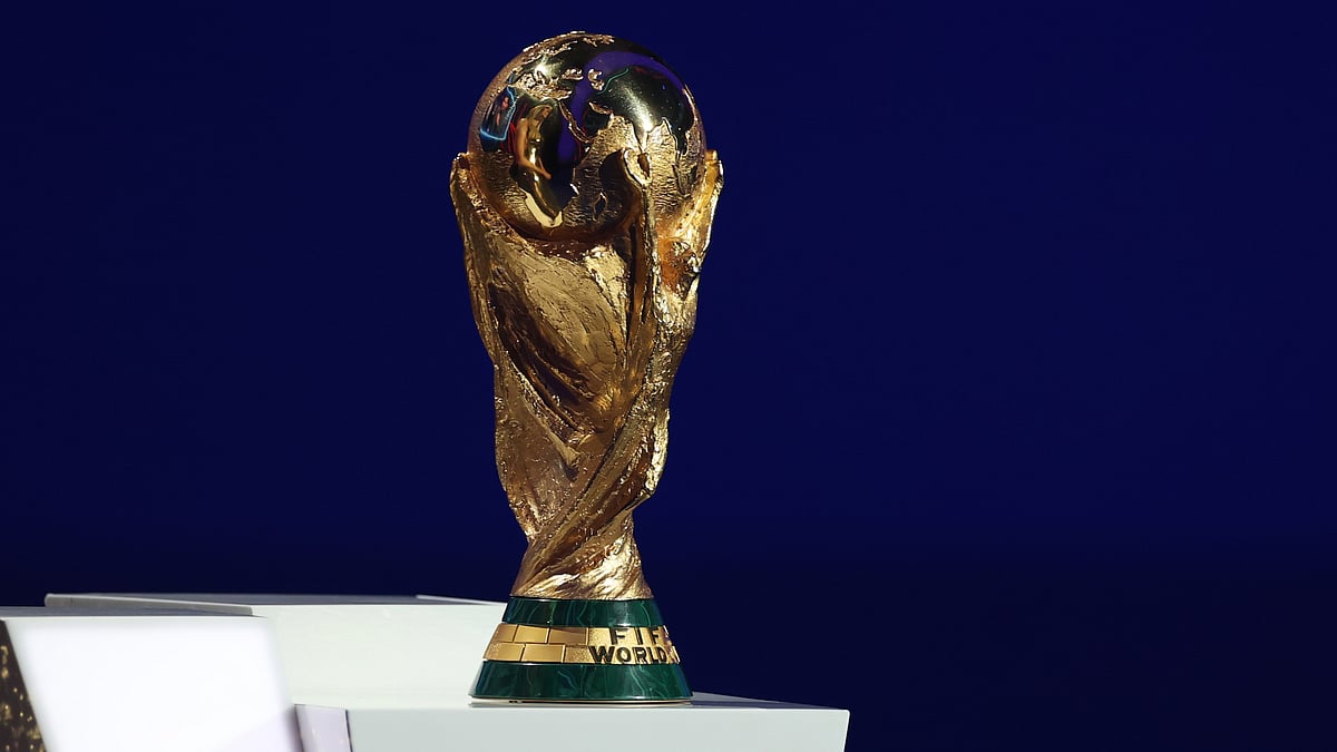 | Photo: AP/Dan Mullan : FIFA World Cup trophy is displayed during the draw for the World Cup 2026 at the Kennedy Center in Washington, Friday, Dec. 5, 2025.