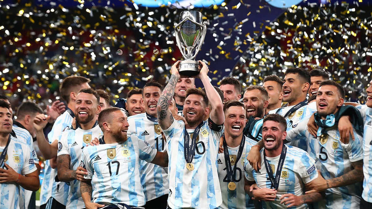 Lionel Messi lifting the Finalissima title in 2022